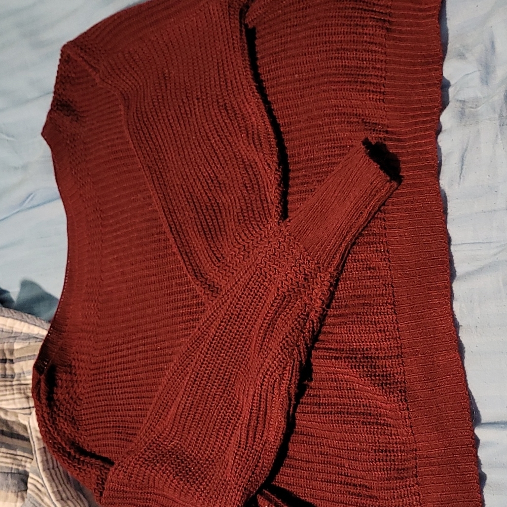 Shein burgundy sweater 😍
